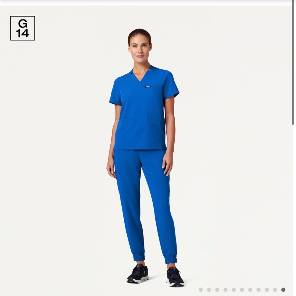 Scrub set